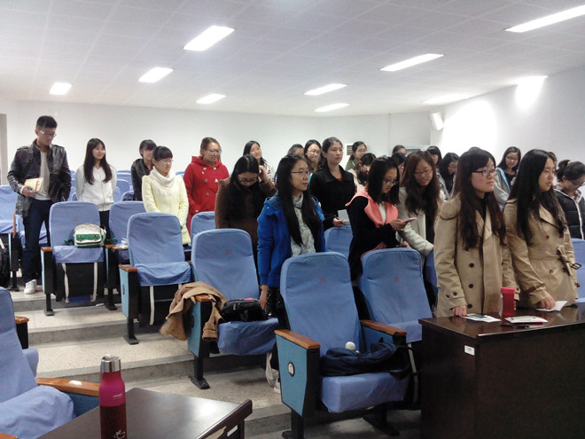 点滴做起，助人为乐--记开云手机登录入口道德大讲堂活动