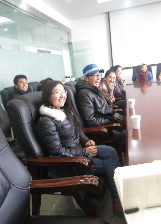 开云手机登录入口、数媒学院、医学院联合召开新学期新疆少数民族学生座谈会